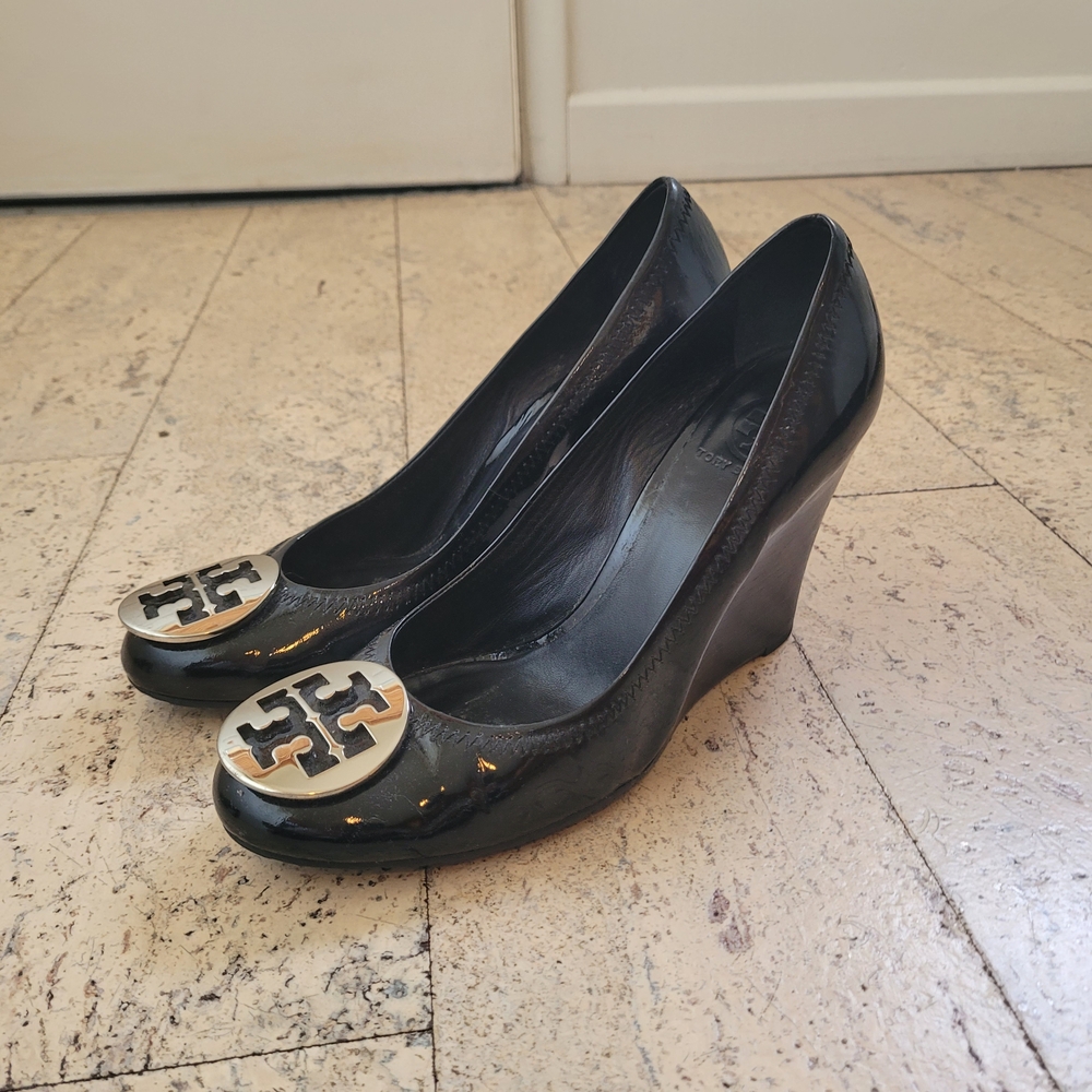 Tory Burch Black Patent Leather Wedge Pumps with Logo Medallion